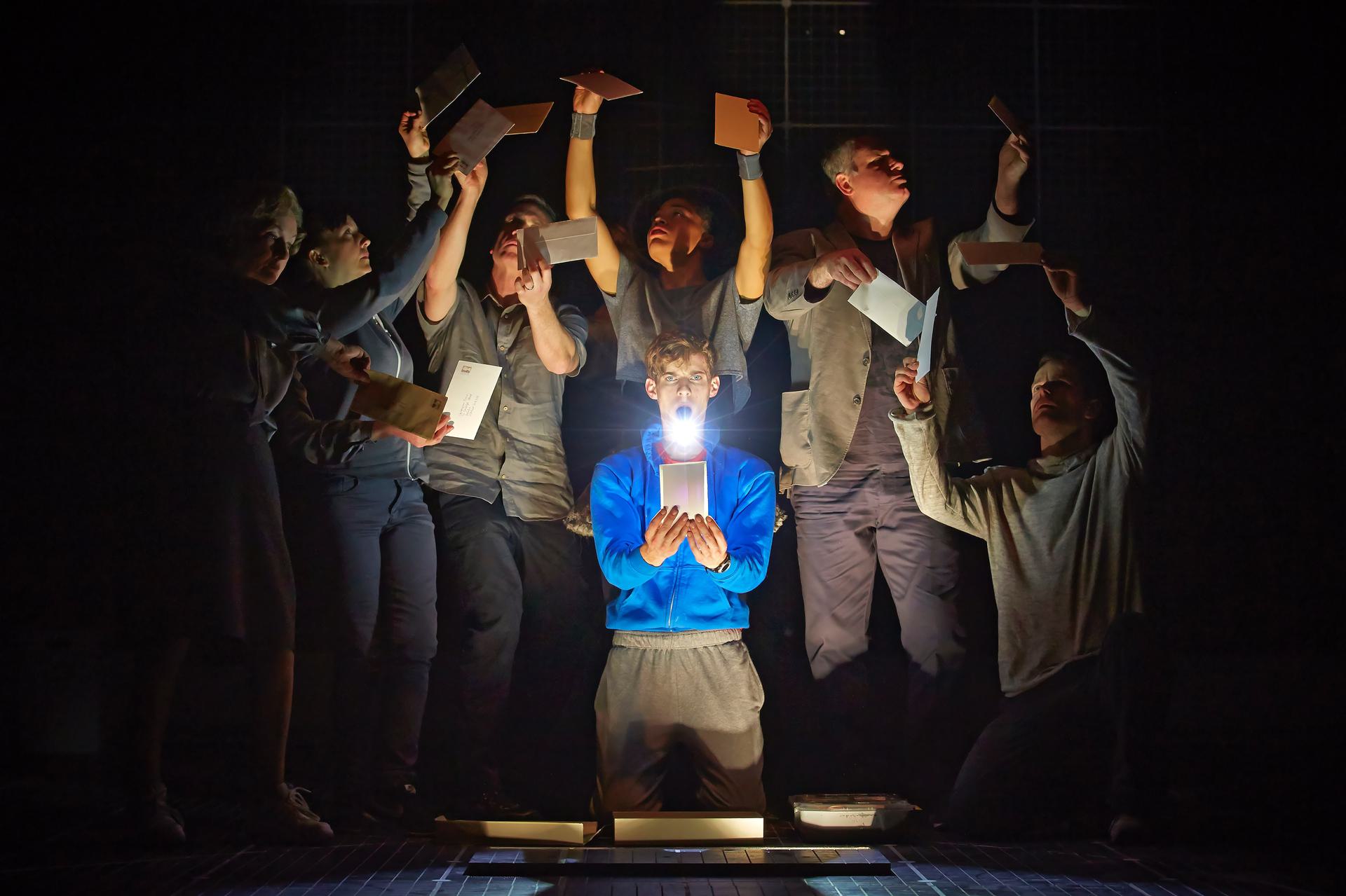 The Curious Incident Of The Dog Summary www.franticassembly.co.uk